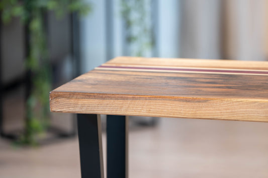 Stolik industrialny z orzecha i wstawką z purpleheart